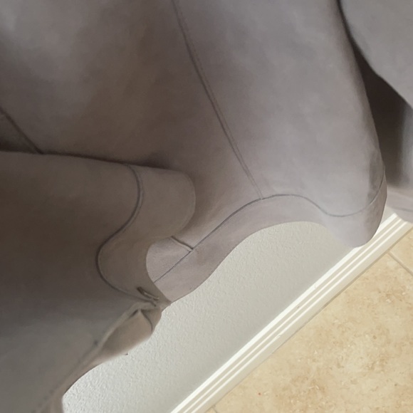 Gorgeous Grey Suede Jacket -100% Leather - Picture 4 of 7